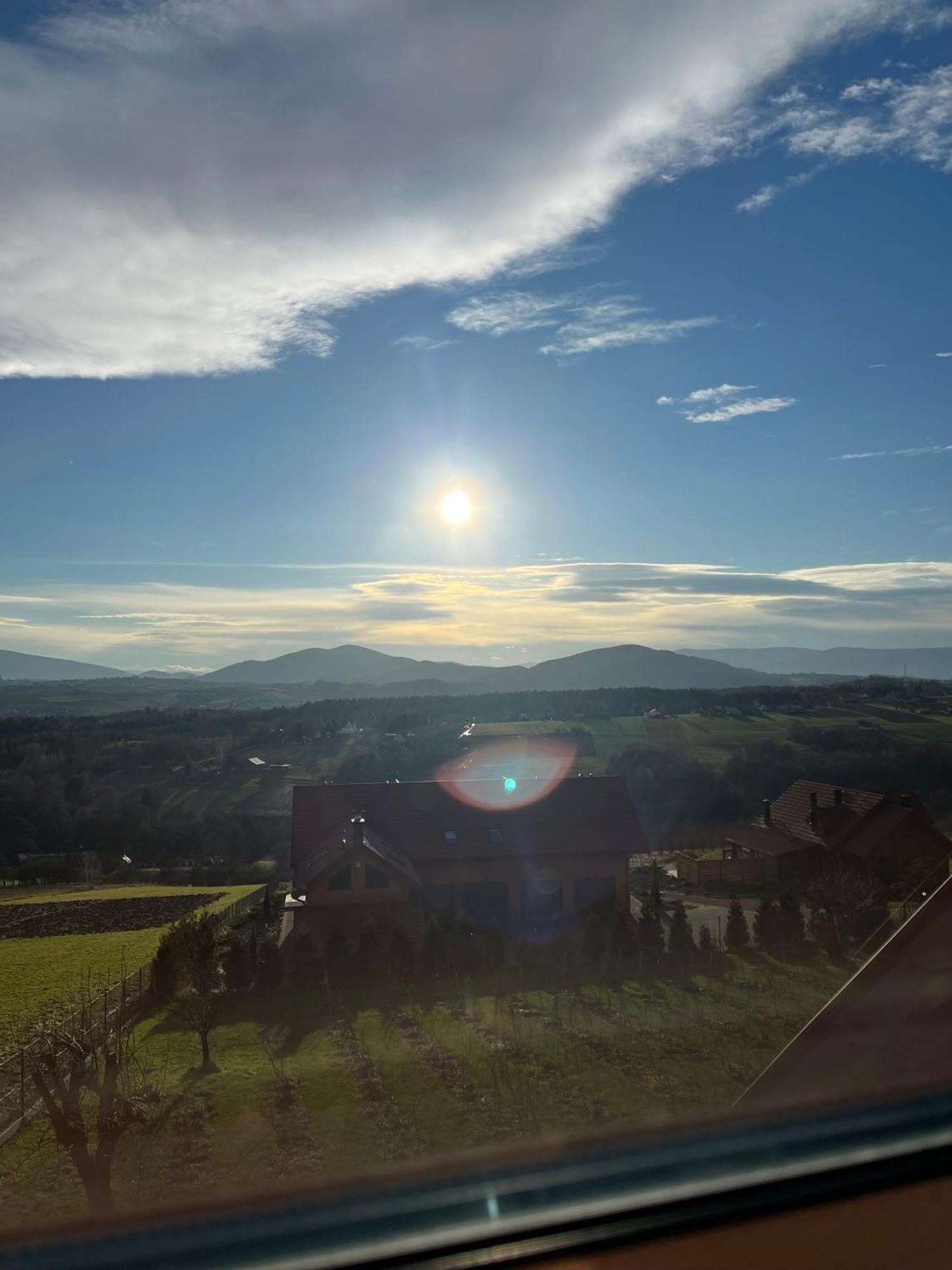 Fantastic View Vineyard Beskid Mountains Gruszow  Kültér fotó